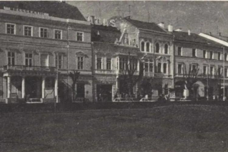 Casa din Cluj-Napoca, Piața Unirii, unde s-a cântat prima dată Sonata Waldstein, a lui Beethoven! Nu are nicio plăcuță - FOTO