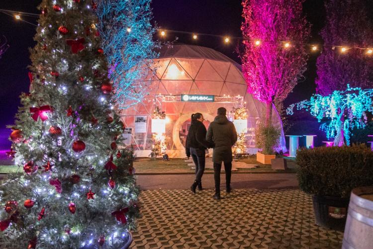 FOTO. În luna sărbătorilor, Iulius Christmas Market din Iulius Parc îi poartă pe vizitatori în lumea de basm a Crăciunului