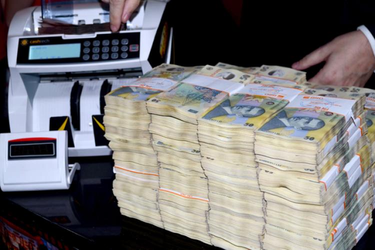 Salariu minim 2023: Guvernul a aprobat salariul minim pe economie la 3.000 de lei, de la 1 ianuarie 2023