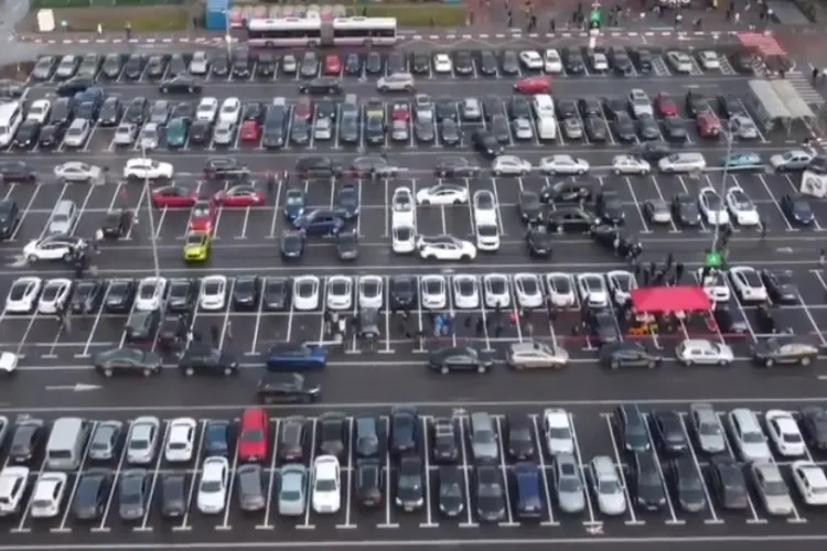 Proprietarii de Tesla din Cluj s-au adunat la VIVO pentru o demonstrație UNICĂ - VIDEO