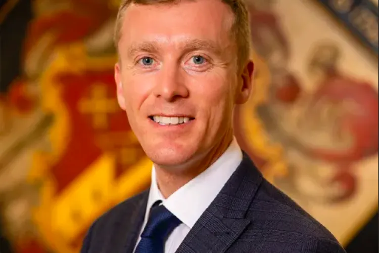 Daniel Emmerson este noul director al liceului internațional hibrid Spark School 