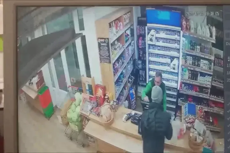 Oncos a verificat imaginile VIDEO din cazul ”marocanului înșelat la casa de marcat” și a reieșit că acuzațiile sunt FALSE 