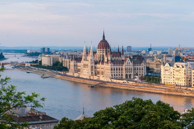 Un operator maghiar lansează din decembrie zboruri pe ruta Budapesta – Cluj