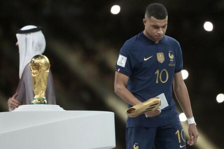 FOTO - Reacția lui Mbappe, după ce Franța a pierdut finala Mondialului, a strâns peste 4 milioane de aprecieri într-o oră