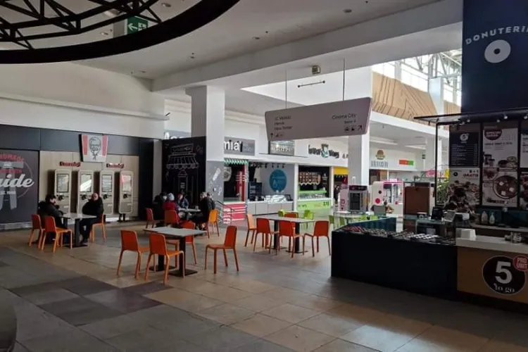 Crăciun fără curent la Vivo Florești! Clujenii care nu aveau ce face acasă au rămas cu buza umflată - FOTO