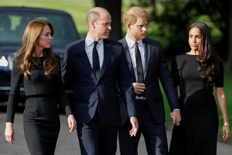 Prințul Harry și Meghan așteaptă scuze din partea membrilor Casei Regale