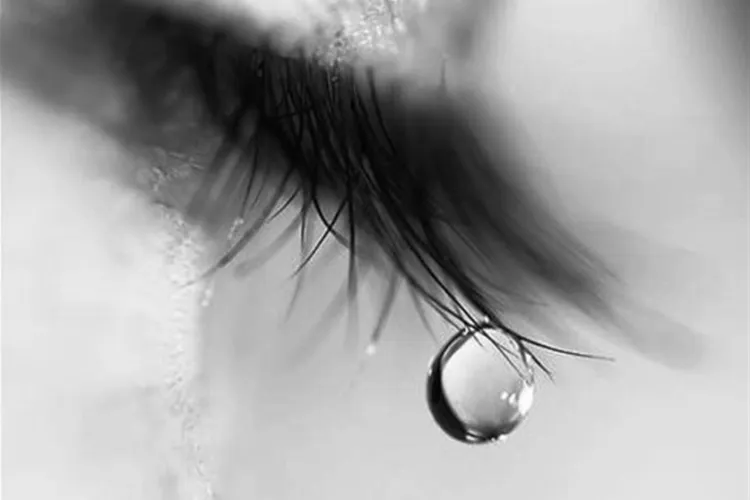 „Tu erai puternic! Așa ziceai, că treci peste toate!” Un tânăr din Gherla, arestat la domiciliu, găsit fără suflare în propriul apartament! 