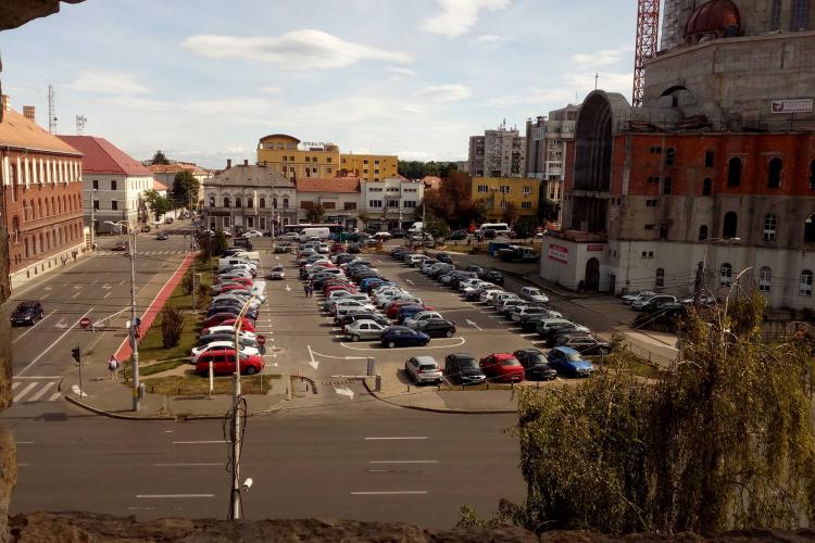 Clujul are 47.000 de locuri de parcare, la 200.000 de mașini. Boc: Orașul nu este pentru mașini