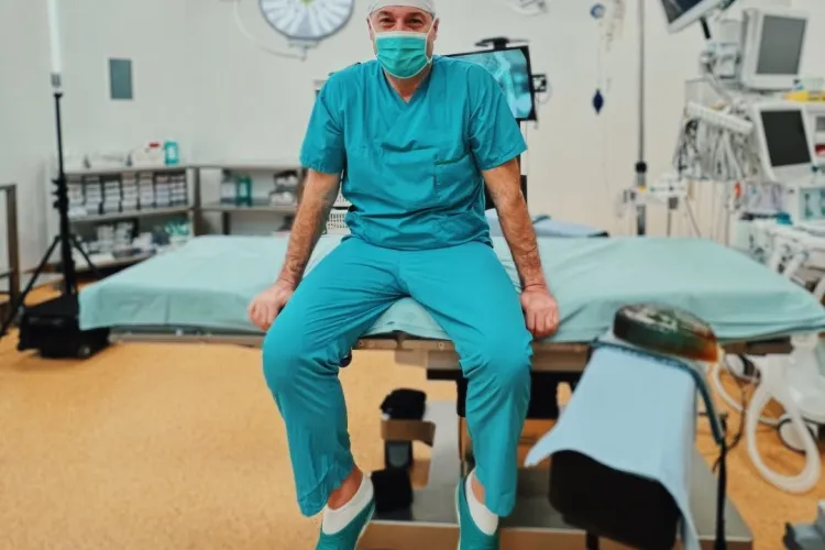 Mămică din Cluj, condamnată la moarte într-un centru de paliație, a fost salvată de un medic cu inima mare: IMPOSIBILUL E POSIBIL