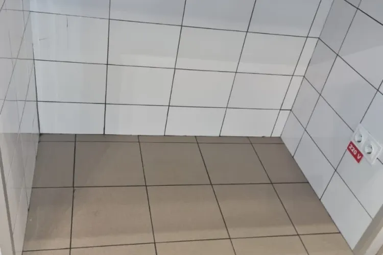 Gândaci la Spartan in Cluj. Amenzi uriașe au fost aplicate de protecția consumatorilor - VIDEO