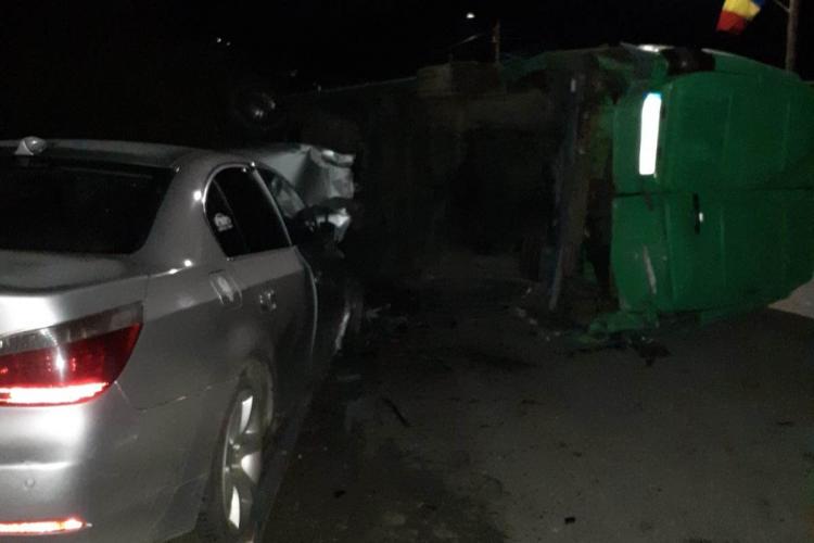 FOTO. Accident în localitatea Frata, Cluj! Un șofer a dat cu spatele fără să se asigure și a lovit în plin o altă mașină