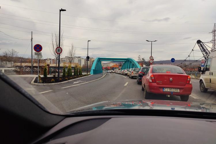 Podul Porțelanului e finalizat, dar traficul e tot infernal! Discuția a deviat într-un conflict: ”Repet nu îți convine... pleacă!!!”  - FOTO