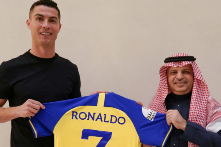 Cristiano Ronaldo, noul jucător al echipei saudite Al-Nassr. Portughezul a devenit cel mai bine plătit sportiv din lume