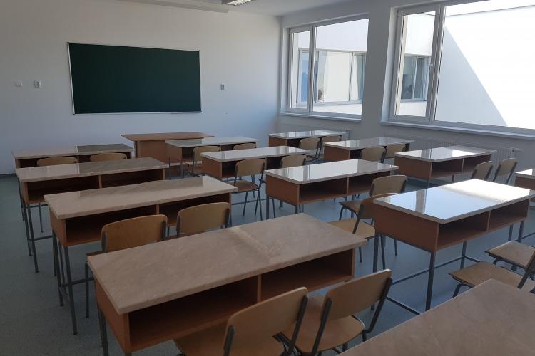 Cluj: O profesoară ironizată pe reţelele sociale de doi elevi a primit la Judecătorie despăgubiri de 30.000 de lei