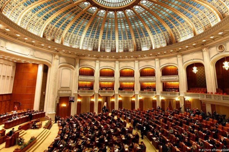 Cât câștigă un deputat în România și de ce se bat toți pe ciolan. Partea cu ”să facem bine” e o poveste