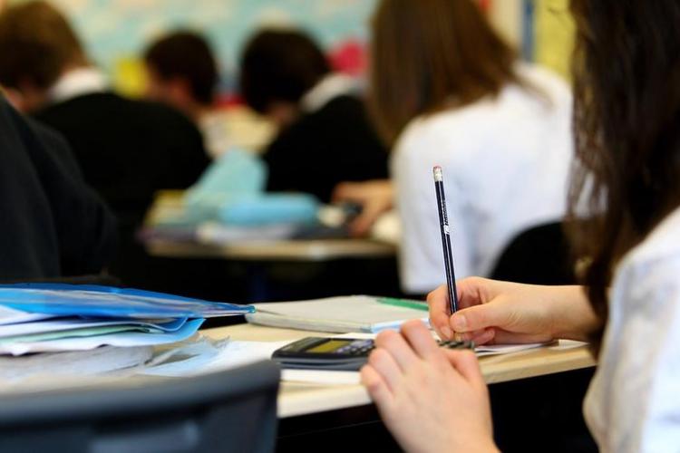 Consiliul Național al Elevilor se opune ferm examenului de admitere la liceu, separat de Evaluarea Națională: „Va stârni discrepanțe URIAȘE”