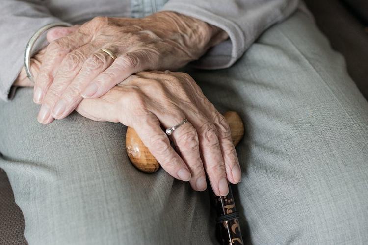FOTO - O femeie de 115 ani din Spania, cea mai în vârstă persoană din lume. A trăit două războaie mondiale, pandemia de gripă din 1918 și de COVID