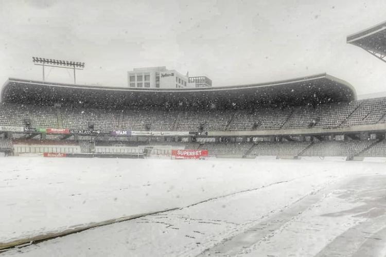 A venit iarna și pe Cluj Arena! Giuleștenii s-au speriat de prima zăpadă de la Cluj: „Ne așteaptă o partidă dificilă”