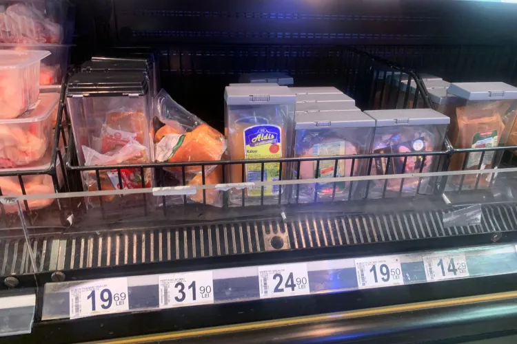 Șunca și kaizerul, expuse la Cluj-Napoca în ”capsule antifurt”, de teama hoților - FOTO