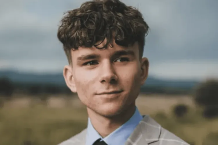 Un tânăr, student în Cluj, a fost diagnosticat cu o boală cruntă: „Voi rămâne orb, incapabil să-mi văd frații mai mici crescând”