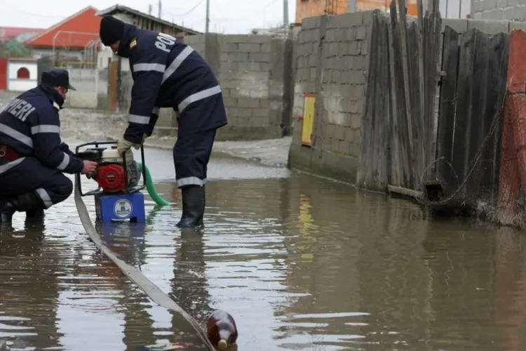 Inundații în mai multe gospodării din Câmpia Turzii. Râul Arieș s-a revărsat în curțile localnicilor 