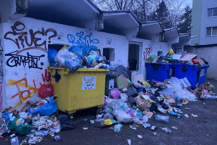 Supercom își bate deja joc de clujeni! Gunoaiele mustesc în Gheorgheni, în orașul de ”5 stele, 5 stele cazatoare” - FOTO