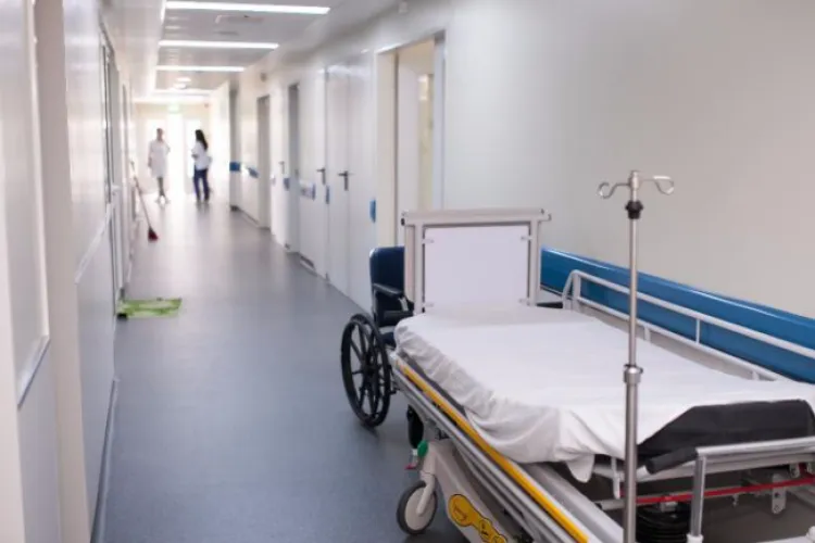 Șeful SMURD Bihor: Un tânăr a venit la Urgenţe de 64 de ori în două luni. Cerea analize despre care citea pe Google