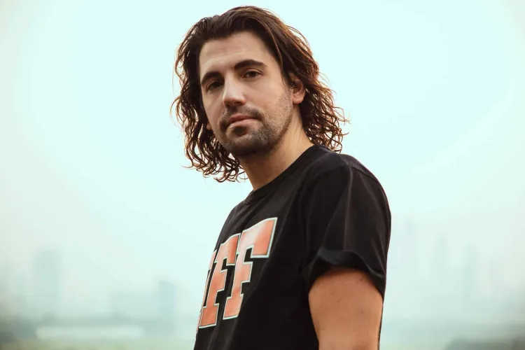 Dimitri Vegas vine pe scena de la MASSIF 2023. În premieră, pe vreo scenă din Europa, deschiderea show -ului va fi făcută chiar de soția lui