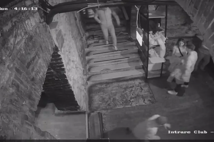 Un tânăr s-a crezut acrobat într-un bar clujean. La cât de ”afumat” era s-a descurcat foarte bine - VIDEO