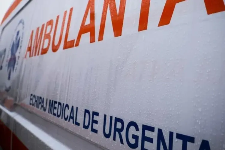 Copil de 14 ani lovit de o mașină pe trecerea de pietoni, în Turda. Băiatul a ajuns la spital