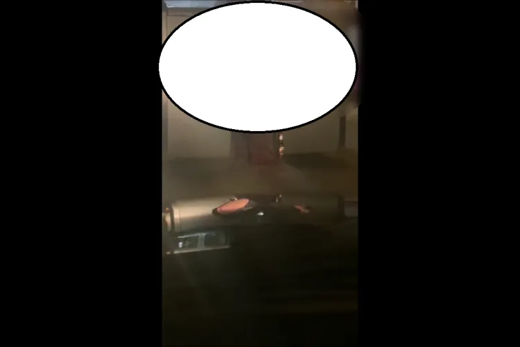 Nivelul civilizației scade la Cluj! O femeie și-a făcut nevoile în stația de autobuz din Cluj-Napoca - VIDEO