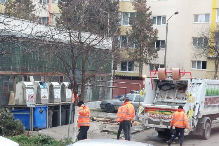 Supercom deja se face de râs la Cluj-Napoca! Muncitorii și șefii au defectat pubelele ”smart”