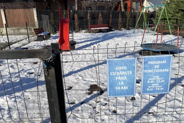 Au investit într-un parc din județul Cluj, dar îl țin sub lacăt și cu program de funcționare, pentru a fi curat - FOTO în articol