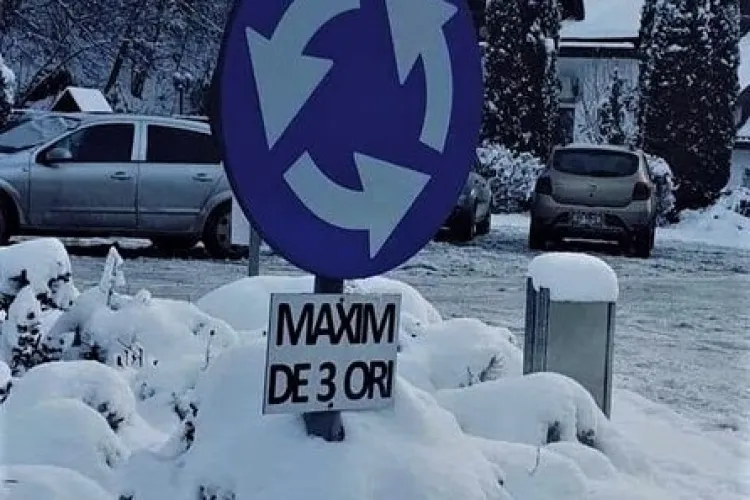 Sensul giratoriu din Ardeal în care nu ai voie să te învârți de mai mult de trei ori - FOTO
