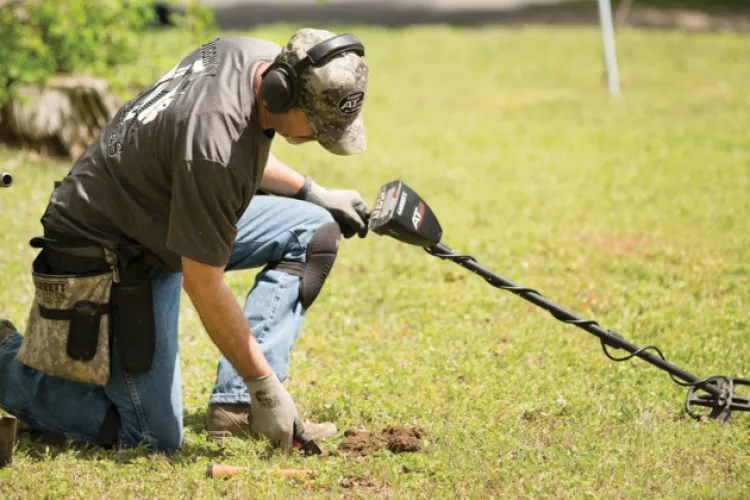 Un clujean s-a ales cu o amendă URIAȘĂ, după ce a ieșit să ”vâneze” comori ca în filme