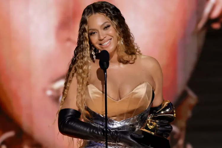 VIDEO - Beyoncé a făcut istorie la Premiile Grammy 2023: A câştigat cele mai multe premii din istoria galei