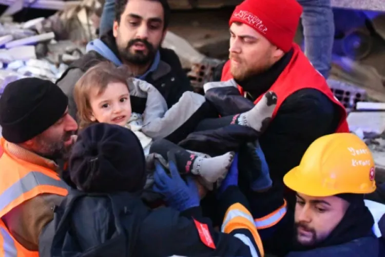 VIDEO/FOTO - „Unde este mama? Mă răpiți?”: Trauma copiilor orfani care au supraviețuit cutremurelor din Turcia