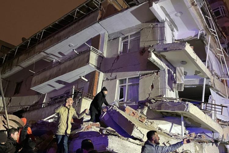 VIDEO - Mărturii dramatice după cutremurul devastator din Turcia: „Nu am simțit niciodată așa ceva în cei 40 de ani pe care i-am trăit”