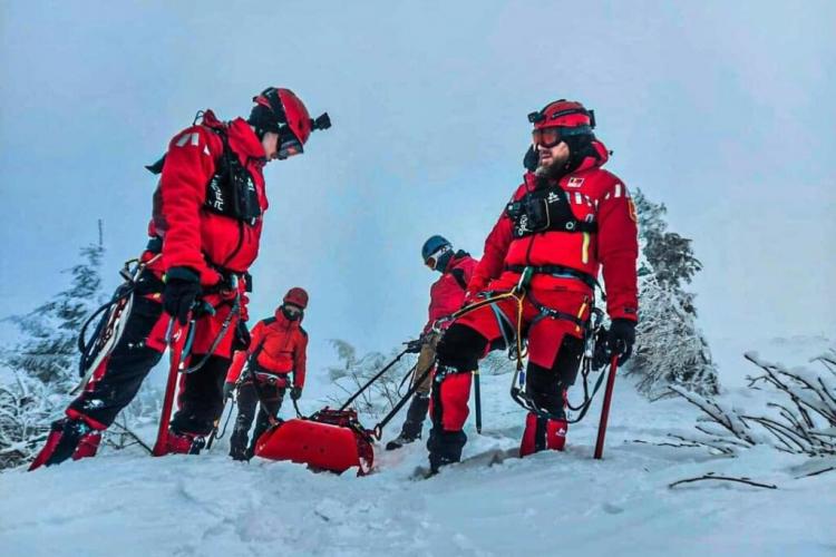 Atenţie cu cine vă aventuraţi pe munte! Preşedintele Salvamont România: „Oamenii care nu se ştiau între ei s-au abandonat pe munte”