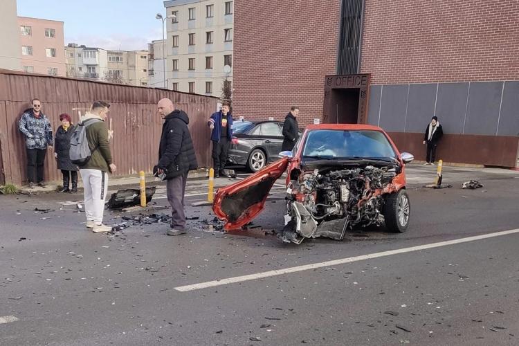 Accident grav pe Dâmboviței, lângă Expo Transilvania - FOTO