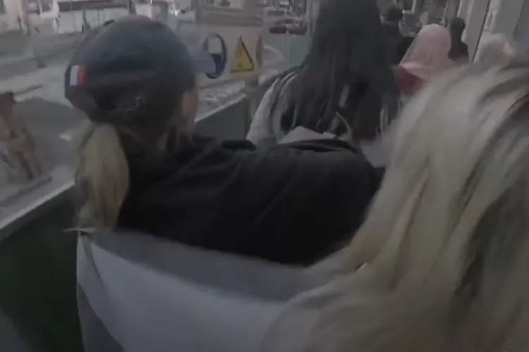 Hoți stradali în Cluj-Napoca! Chiar și o fată de 16 ani fura în Piața Mihai Viteazu, din ghiozdane