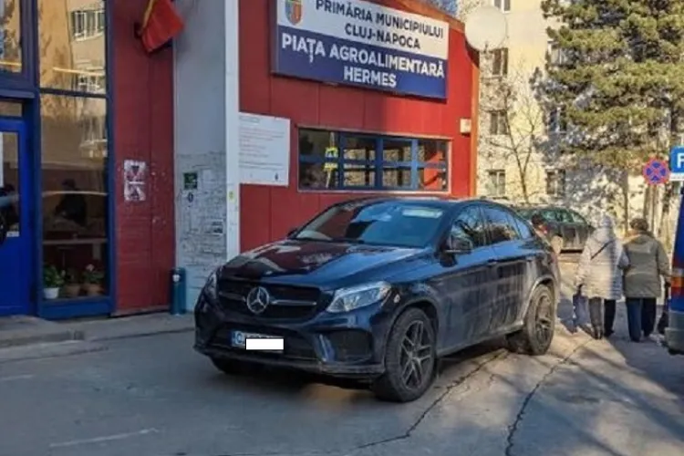 Parcare ca la Munchen, în fața halei agroalimentare Hermes, din cartierul Gheorgheni - FOTO