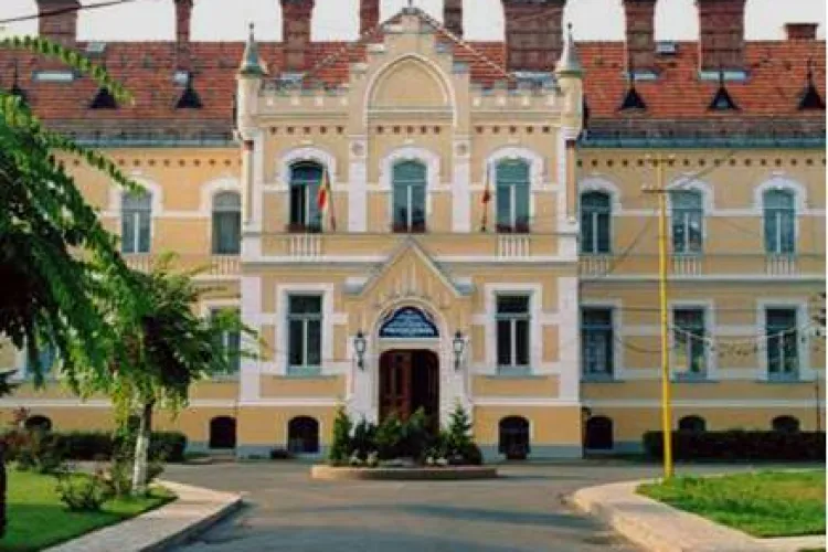 Ce spune Protecția Copilului Cluj despre cazul elevului pe care au urinat colegii