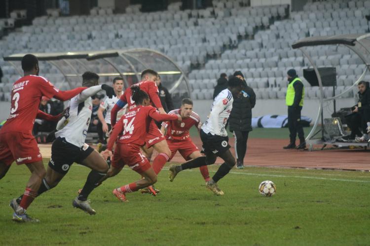 Bătaie între suporteri la meciul U Cluj - Botoșani - FOTO