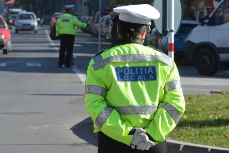 ”Lumea consideră că suntem o școală de ”bogați cu pile” - Părinții de la Școala ”Emil Racoviță” se plâng că sunt ”vânați” de Poliția Locală