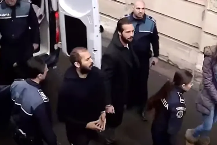 Frații Andrew și Tristan Tate au cerut în Playstation și hairstylist. Ce replică au avut polițiștii