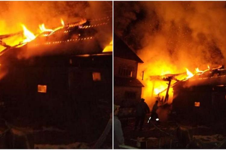 FOTO - Casă mistuită de flăcări într-o localitate din Bistriţa Năsăud. ISU Bistrița: Focul a fost pus intenţionat