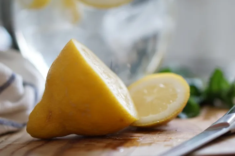 ALERTĂ alimentară! Lămâi contaminate cu pesticide în 3 mari supermarketuri. Produsele pot fi returnate