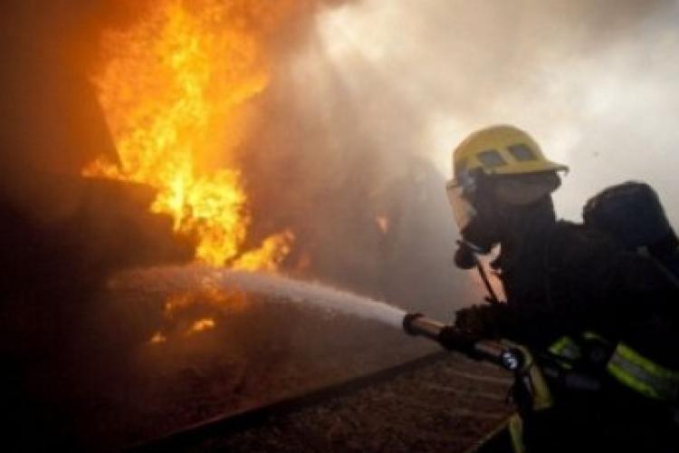 Incendiu la o casă din Dâmbul Rotund - FOTO