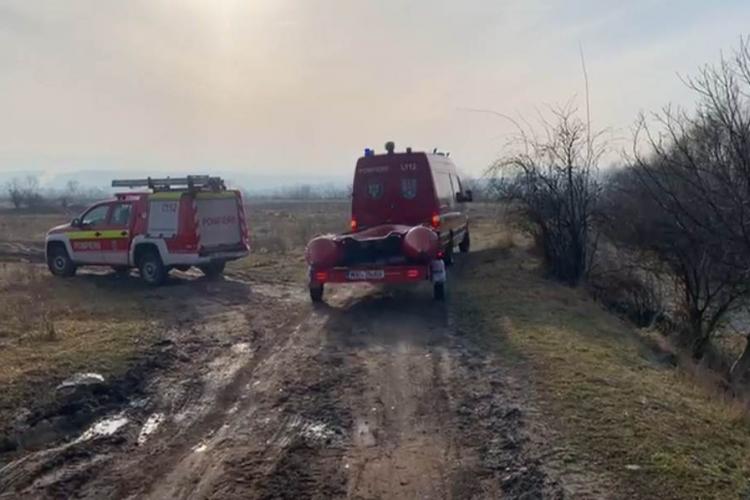 VIDEO. Femeia care a căzut în Someș este de negăsit! Pompierii fac în continuare căutări pe râu